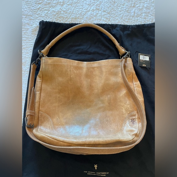 Frye Melissa Hobo and Zip Wallet in Beige in EUC - Picture 8 of 16